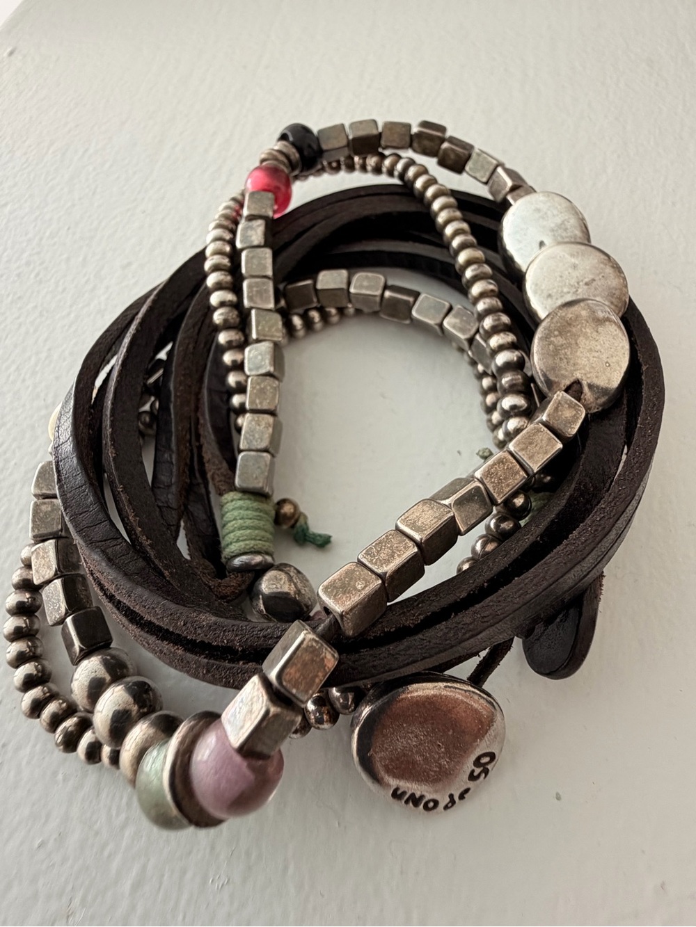 UNO de 50 Brown Leather Wrap Bracelet with Silver Beads & Pink Accent